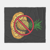 ピザにパイナップルは入らない フリースブランケット (正面(横))