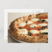 ピザの全体像のクローズアップ ポストカード (正面/裏面)