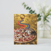 ピザを食べる超現実的な猫ゴールデンレインボー背景 ポストカード (スタンド正面)