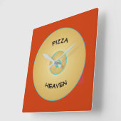 ピザピザ付き明るい赤い黄色>文字 スクエア壁時計 (傾斜)