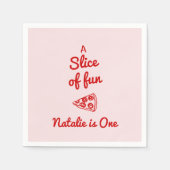 ピザファーストハンド書描スライスのおもしろい誕生日 スタンダードカクテルナプキン (正面)