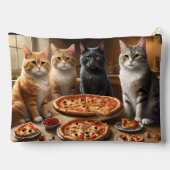 「ピザポーティー猫4匹が穴を掘ってる！」 アクセサリーポーチ (裏面)