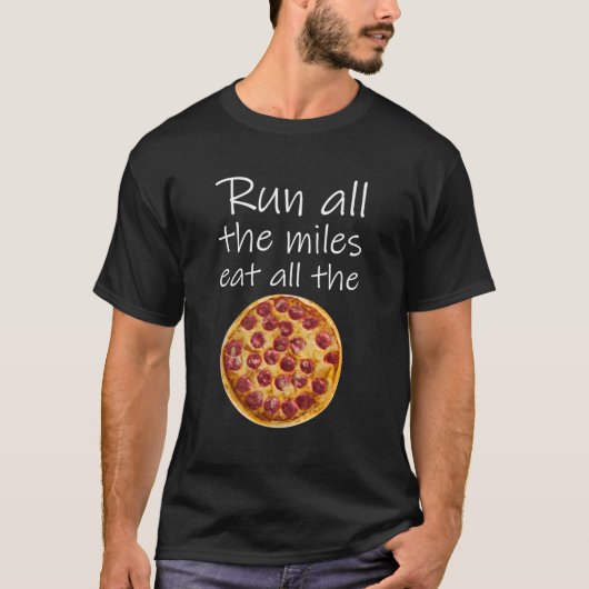 ピザマ走イルズピザ食べピザ Tシャツ (正面)
