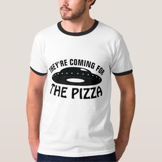ピザ好き飛んでいるソーサーTシャツ Tシャツ (正面)