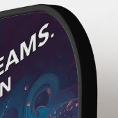 ピックボールのエネルギースワール – 抽象芸術モーションポスター ピックルボールラケット (左詳細)