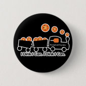 ピックボールのトレーニングDinkオレンジ色のボール 缶バッジ (正面)