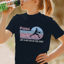 ピックボールの人生は裁判所のレトロの上に