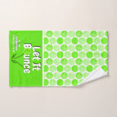 ピックボールサーブで緑色に跳ねパーソナライズされたる ハンドタオル (ハンドタオル)