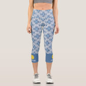 ピックボールデザインとブルーボホシックイカットパターン カプリレギンス (正面)