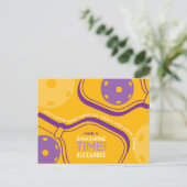 ピックボールハッピーバースデーイエローカスタマイズ ポストカード (スタンド正面)