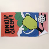 ピックボールDinkin' Queen!!!彼女への贈り物 ビーチタオル (正面)