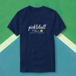 ピックルおもしろいボールY'all、カスタムクラブプレーヤー名 Tシャツ<br><div class="desc">「Pickleball Y'all」という言葉を使ったこのおもしろいシャツでピクレボールに対する愛を見せる – チーム、プレーヤー、クラブの名前を追加しカスタマイズている。トーナメントのシャツやピクルボールが大好きな人に最適。</div>
