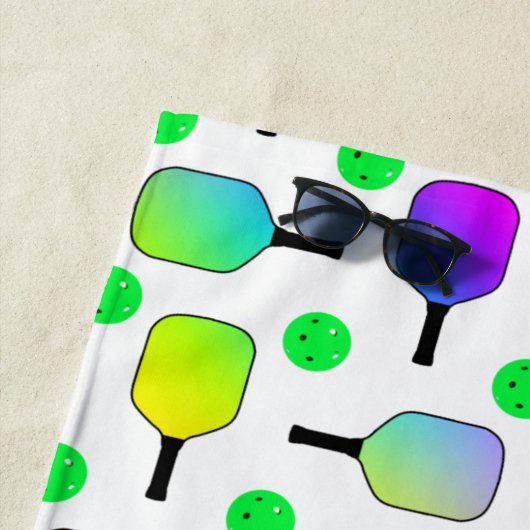 ピックルカラフルボールパドルグリーンパーソナライズされた ビーチタオル (インサイチュ)