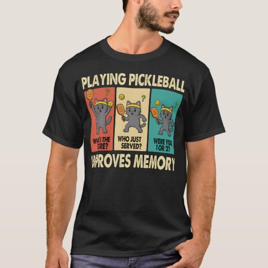 ピックルボールで記憶力アップ!面白いネコ Tシャツ (正面)