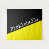 ピックルボールスポーティ明るい黄色のブラックカラーブロック タペストリー (正面(横))