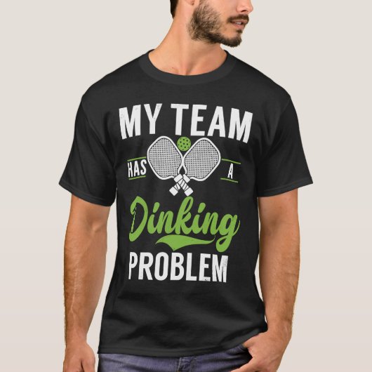 ピックルボール スポーツ 格言 飲酒問題 メンズ ピック Tシャツ (正面)