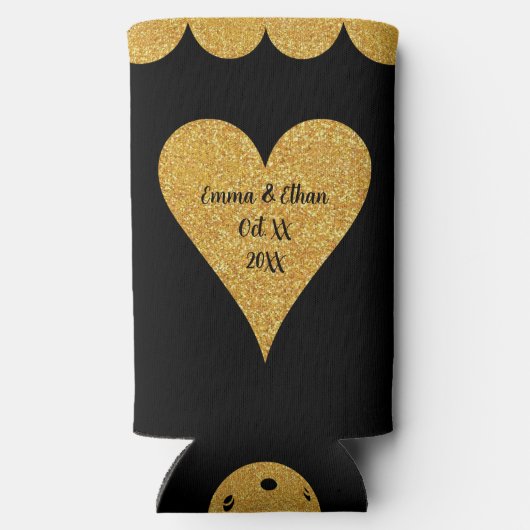 ピックル結婚ボールの黒と金ゴールドパーソナライズされた スリム缶クーラー (裏面)