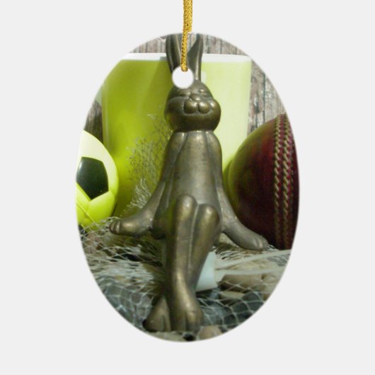 ピッチと折り目を越えて:サッカーのクリケットブレンド セラミックオーナメント (正面)