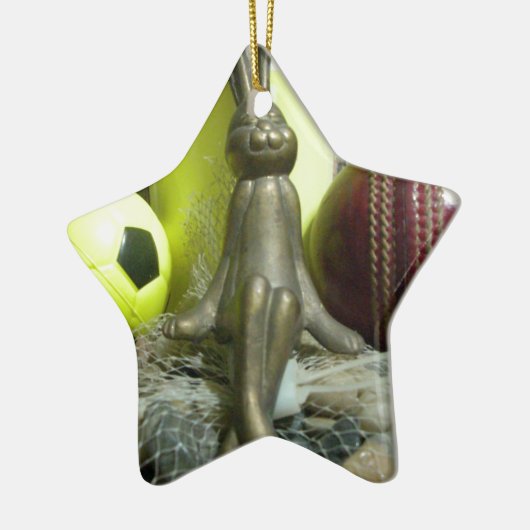 ピッチと折り目を越えて:サッカーのクリケットブレンド セラミックオーナメント (左)