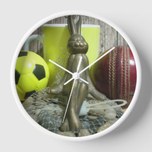 ピッチと折り目を越えて：サッカーのクリケットブレンド 壁時計