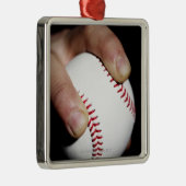 ピッチャーは野球の把握を渡します メタルオーナメント (右)