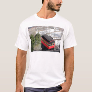 ピッツバーグの傾斜の飛行機 Tシャツ