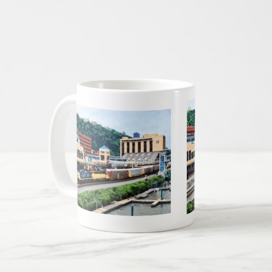 ピッツバーグPA – ステーションスクエア行き コーヒーマグカップ (正面左)