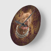 ピットブルの茶色の種族の入れ墨 ラウンド壁時計 (傾斜)