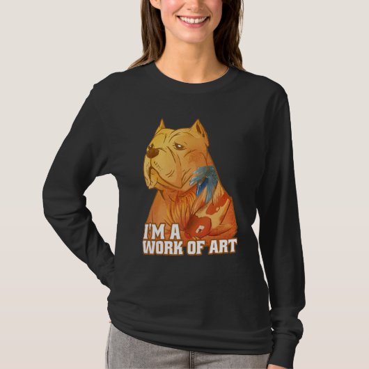 ピットブル犬とコイカープタトゥー私はArの仕事 Tシャツ (正面)