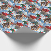 ピットブル走ドッグの雪とクリスマスハット ラッピングペーパー (角)