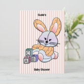 ピッパーソナライズされたクストライプの子供部屋アート – バニー 招待状 (スタンド正面)