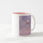 ピッ飛んでいるグ信じ ツートーンマグカップ (正面右)