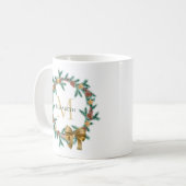 ピネコ素朴ン |スターズクリスマスリースモノグラム コーヒーマグカップ (正面左)