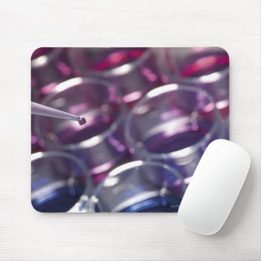 ピペットと流体を使ったペトリ皿 マウスパッド (マウス)