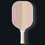 ピミニマルッモダンクニュートラルパステルストライプ ピックルボールラケット<br><div class="desc">ソフトピカスタムックシンプルク赤面ニュートラル色のストライプパターンと片側の選択の名前を持つピックボールパドル。好きなストライプデザインツールで色を変えもしる！</div>