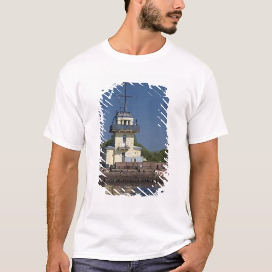 ピョートル大帝の海軍要塞の町 Tシャツ (正面)