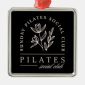 ピラティス愛好家ソーシャルクラブブラック メタルオーナメント (正面)