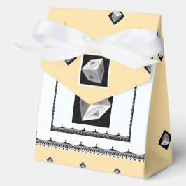 ピラミッドキューブ白黒クリーム フェイバーボックス