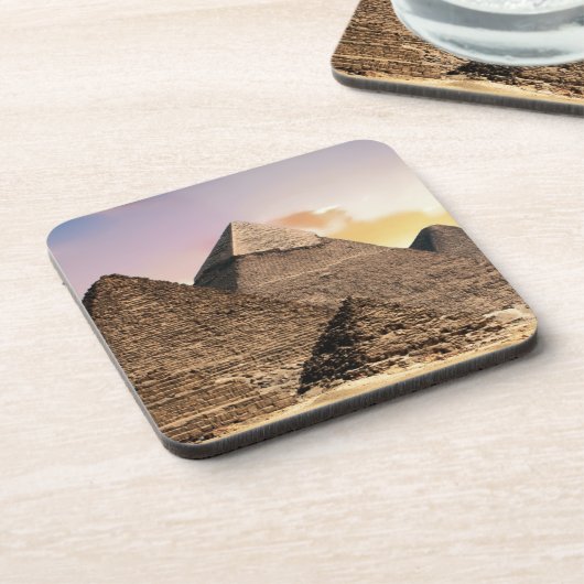 ピラミッド コースター (左側)