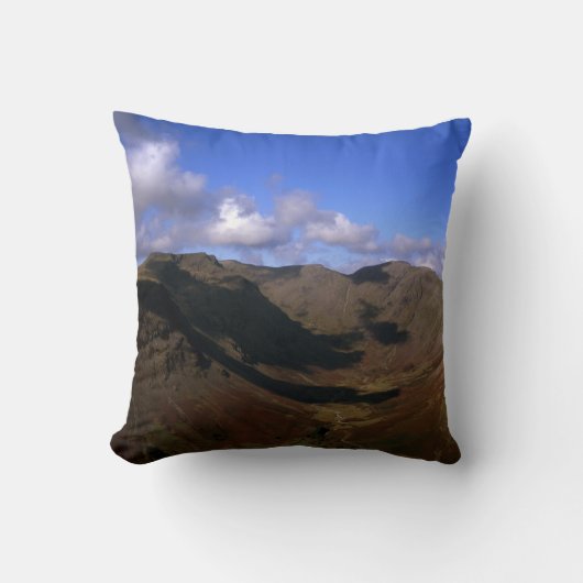 ピラーアンドカークフェルWasdale Lake District England クッション (正面)