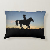 ピリピ3:13-14私はマークに向かって押す、馬 アクセントクッション (裏面)