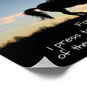 ピリピ3:13-14私はマークに向かって押す、馬 ポスター (角)