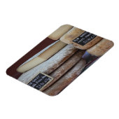 ピレネーの典型的なチーズ マグネット (左側)