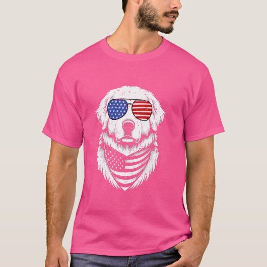 ピレ素晴らしネー犬の愛国心7月アメリカの4日 Tシャツ (正面)