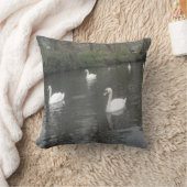 ピロースワンが泳ぐ クッション (ブランケット)