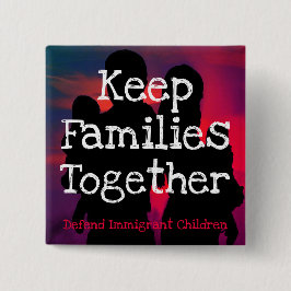 ピンにボタンをかけるために家族を一緒に保って下さい 缶バッジ