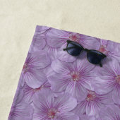 ピンアイウッズゼラニウムシームレスパターン ビーチタオル (インサイチュ)