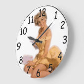 ピンアップクラシックブロンド時計 ラージ壁時計 (傾斜)