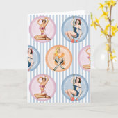 ピンアップレディース – レトロモデルピンアップ カード (黄色い花)