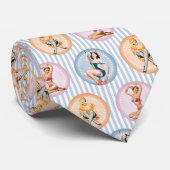 ピンアップレディース – レトロモデルピンアップ ネクタイ (ロール)
